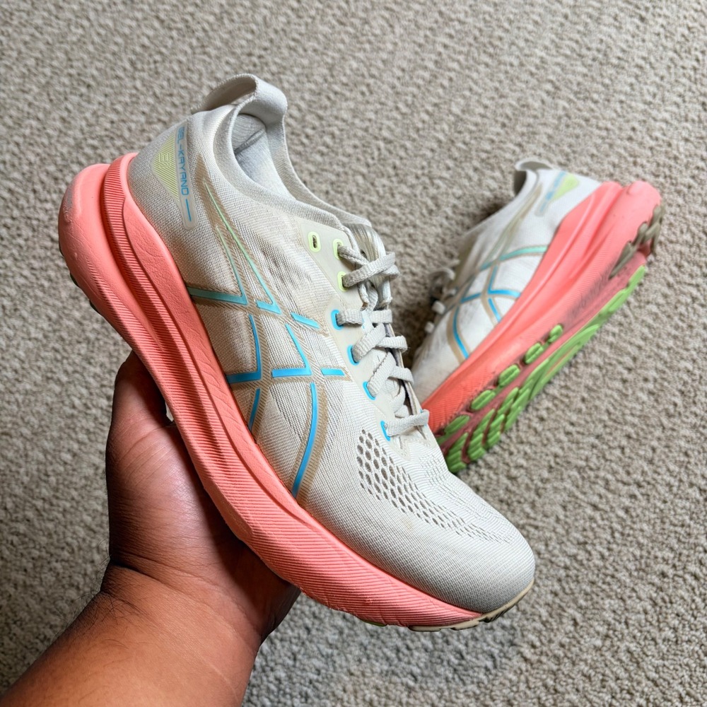 Asics Gel-Kayano 31 Womens Running Shoes White Coral 1012B670 Size 9